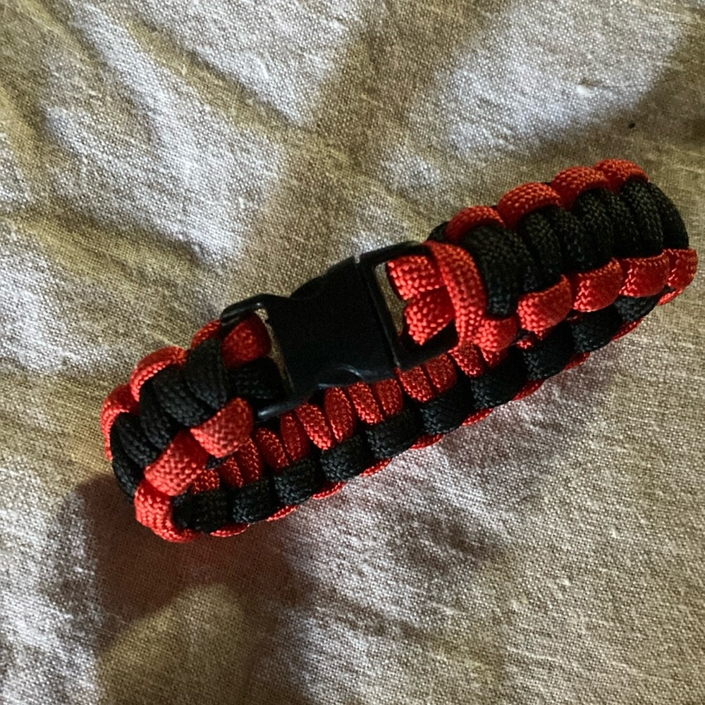 Paracord Bracelet for Emergency Use